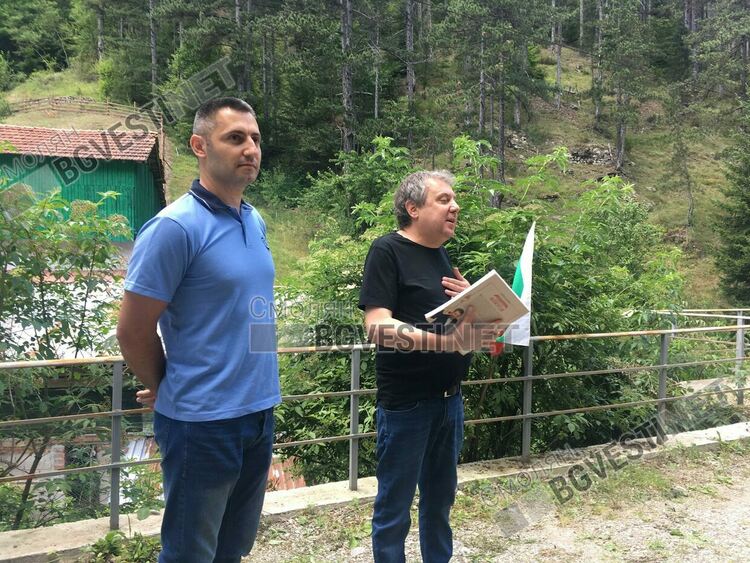 Ненчо Илчев учи деца на фокуси край Соколовци