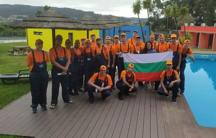 Ученици от Автото на практика в Португалия