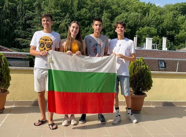 Дарена Георгиева с почетна грамота от Международната олимпиада по лингвистика