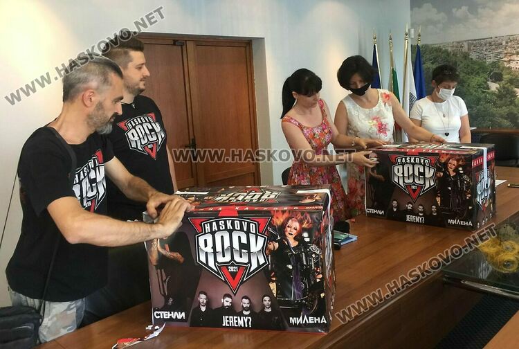 3297 лв. за талантливите деца на Хасково от каузата на Хасково рок „Купи тениска-подари мечта“