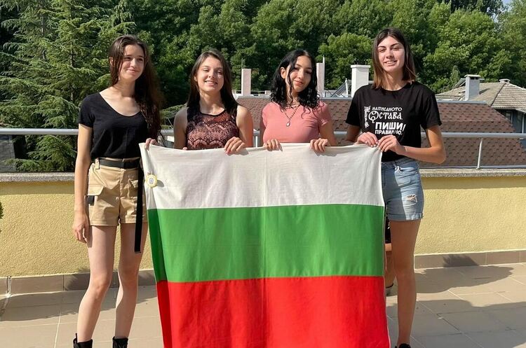 Дарена Георгиева с почетна грамота от Международната олимпиада по лингвистика