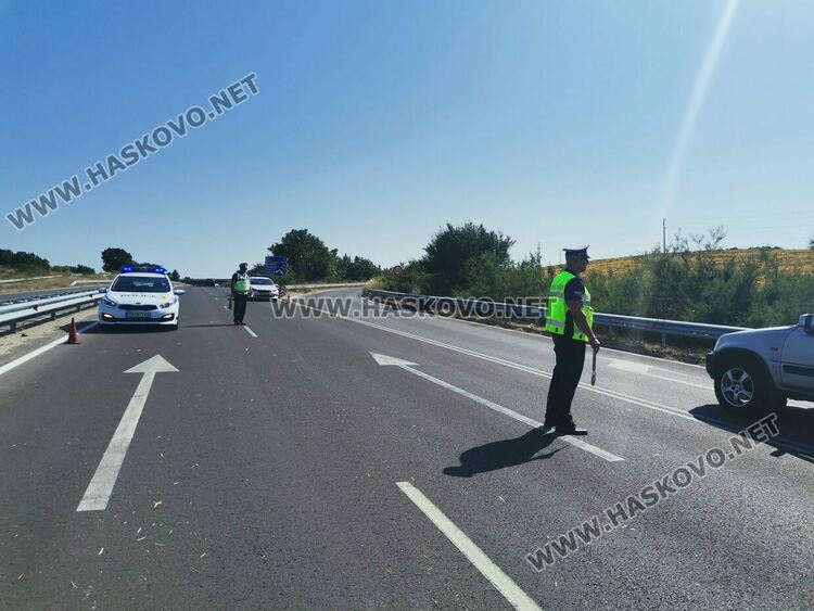 Катастрофа затвори частично пътя между Хасково и Кърджали