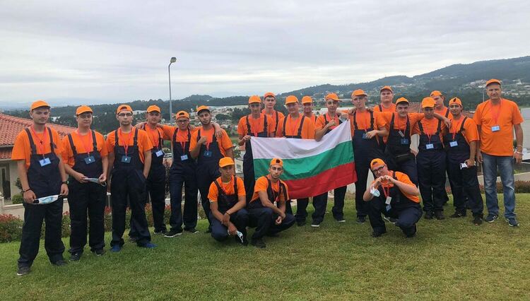 Ученици от Автото на практика в Португалия