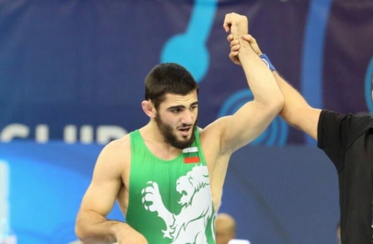 ОбС в Перник ще гласува 2000 лв. премия за Айк Мнацаканян