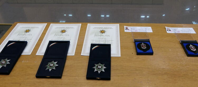 Директорът на пловдивската полиция бе награден от министър Бойко Рашков (снимки)