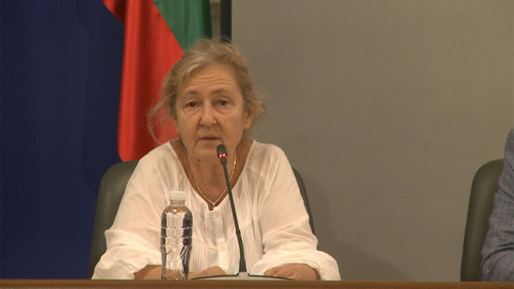 Проф. Мира Кожухарова: Срам ме е да кажа какъв е процентът на ваксинираните срещу COVID-19 медици у нас