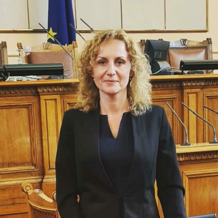 Катя Панева