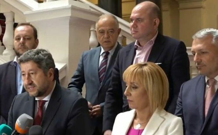 "Демократична България" и "Изправи се БГ! Ние идваме!" ще оформят позиция, след като видят имената в следващия кабинет