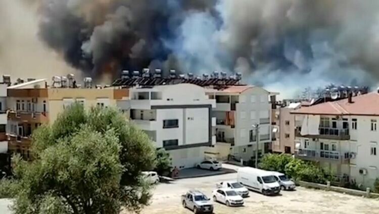 Пожарите в Анталия взеха жертва