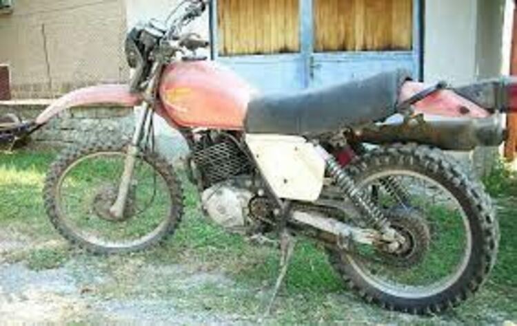 В с.Ряка хванаха мъж да шофира с изтекла книжка и нерегистиран мотор