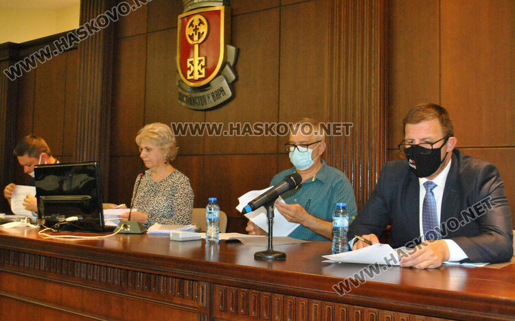 Общинският съвет отряза бизнесплана на ВиК, в който е заложено увеличението на водата. Изпраща декларация до Парламента