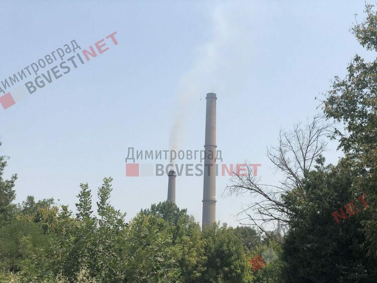 30.07.2021 14:05ч. бял пушек от комина на ТЕЦ "Марица 3"