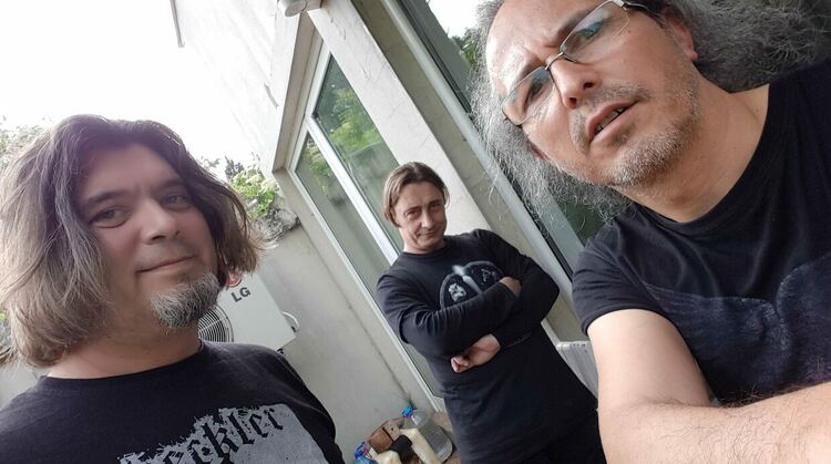 Ню уейв и пънк под нощното небе на Дъждовница