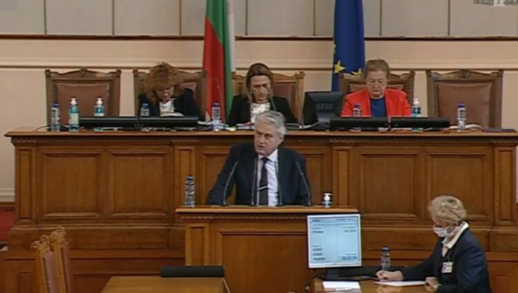Има завишен миграционен натиск, заяви Бойко Рашков по време на изслушване в НС (на живо)