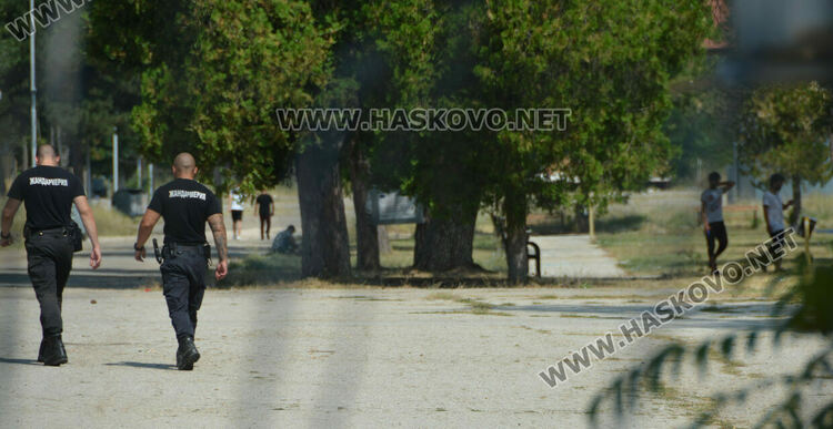 Втори протест на „Възраждане“ пред бежанския център в Харманли  с искане той да бъде преместен