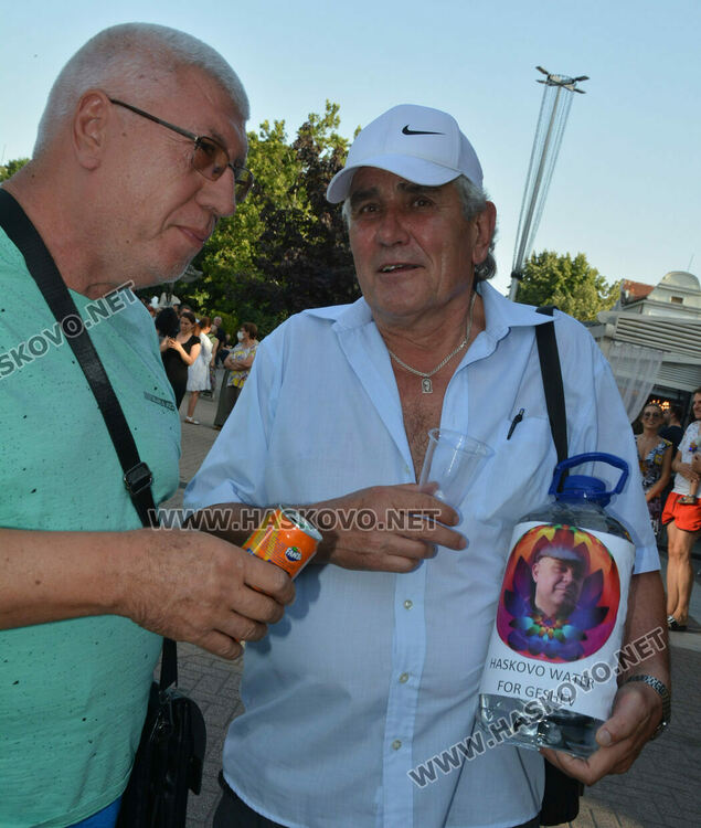 В Хасково излязоха на протест за качествена вода на достъпна и разумна цена