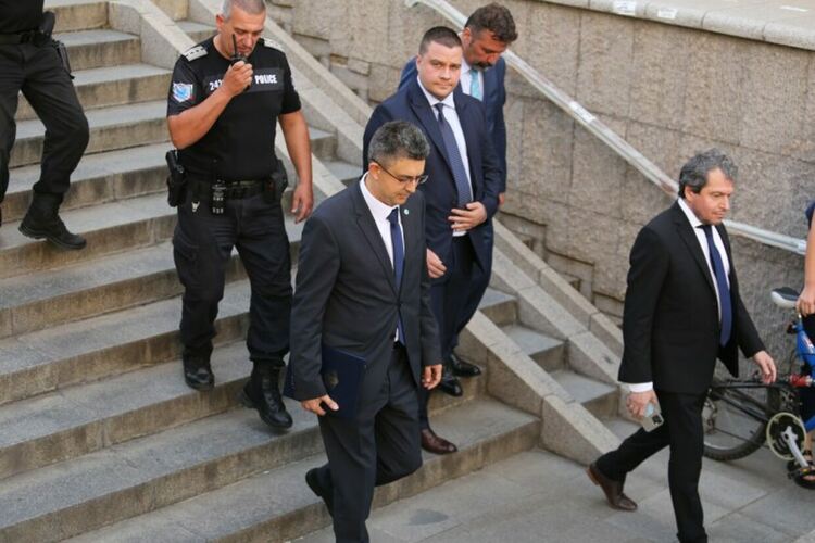 ИТН представя проектокабинета си на срещи с три партии