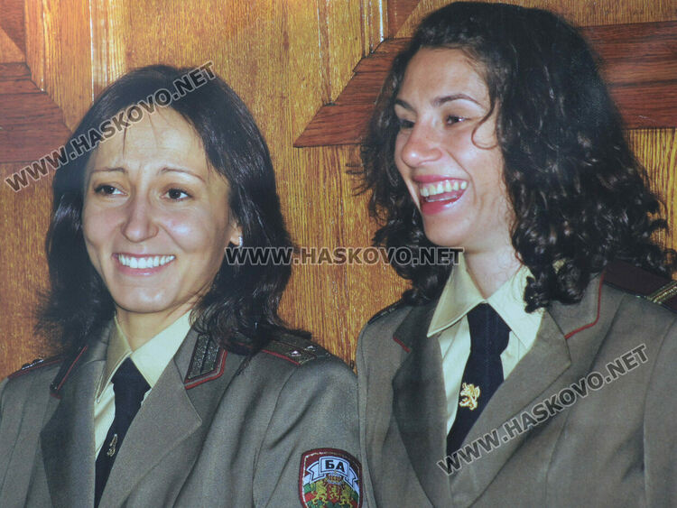 В Хасково представиха изложба „20 години в полза на армията”