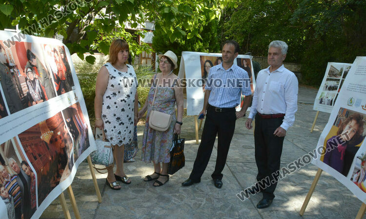 В Хасково представиха изложба „20 години в полза на армията”