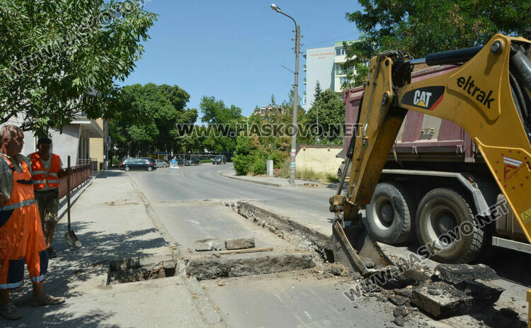 Затвориха част от улица „Стара планина“ за смяна на водопровод