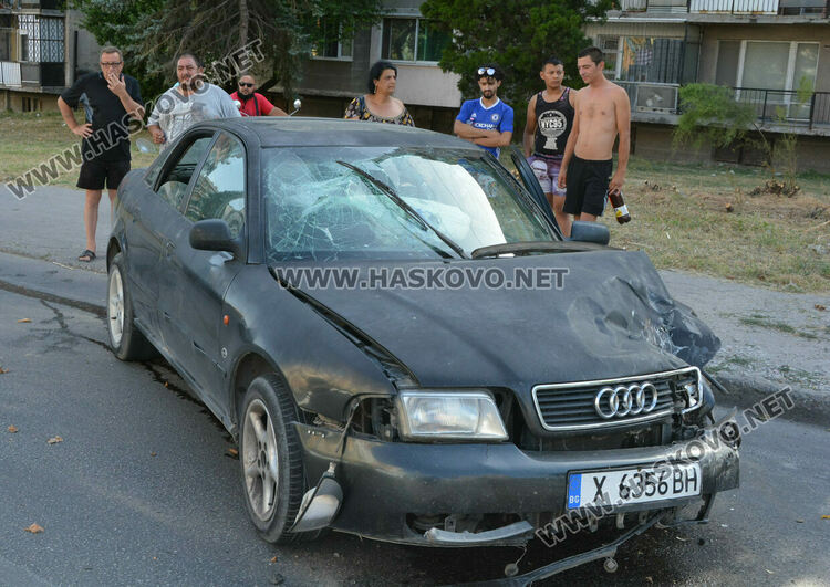 Мерцедес и Ауди се разбиха на кръстовището на „Дунав“ и „Васил Левски“