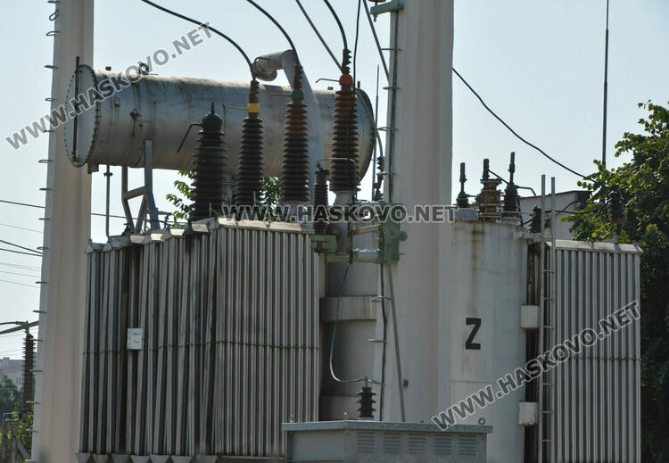 Токът в Хасково спрял снощи заради взрив в съоръжения в подстанция