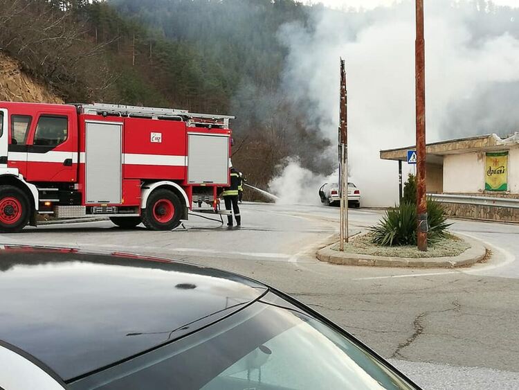 Внимение! Само за четири дни горяха шест пожара на открито. Пожарникари призовават за бдителност