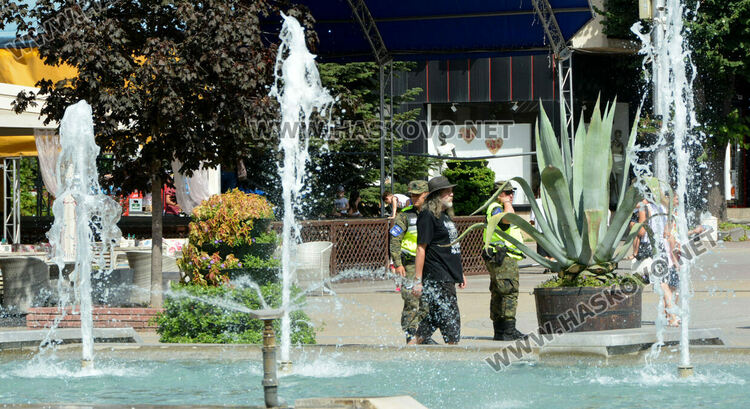 Оранжев код за горещо време в четвъртък, започва понижение на температурата
