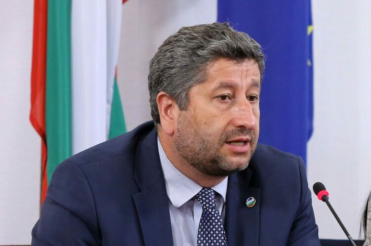 Христо Иванов: Оттеглянето на правосъдния министър не променя позицията ни