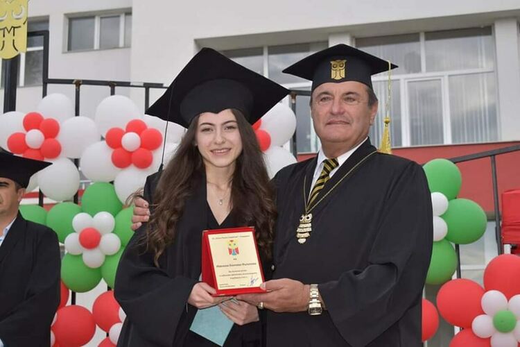 Национални дипломи за Ивелина Филипова и Анна Пенчева