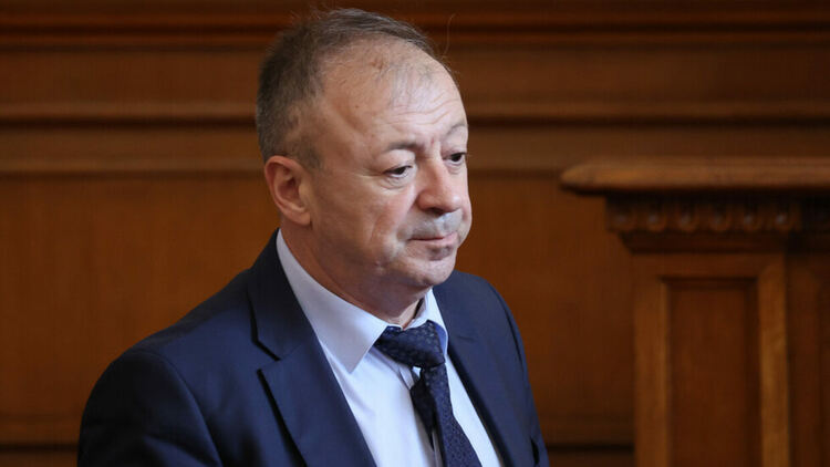 Кой е номинираният за правосъден министър Иво Атанасов