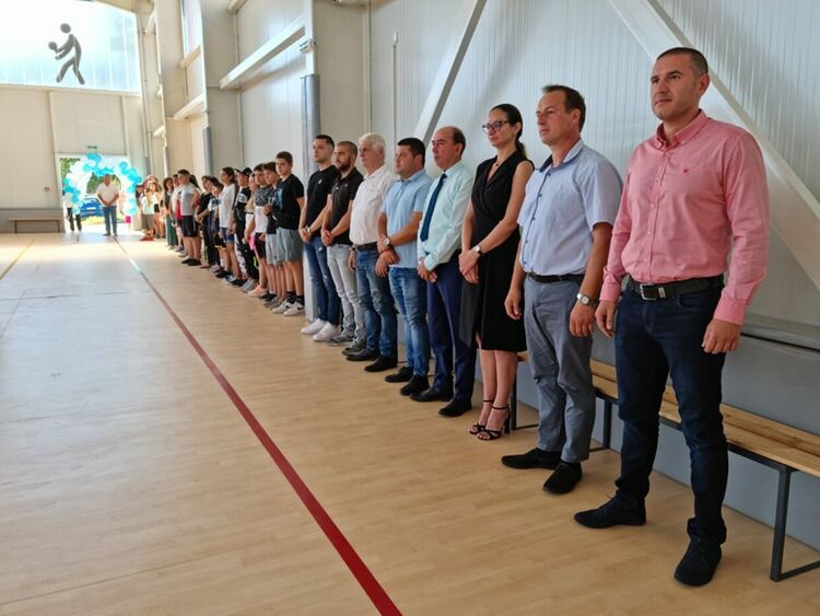Заместник-кметът Петров откри официално новата спортна зала в Тополово (снимки)