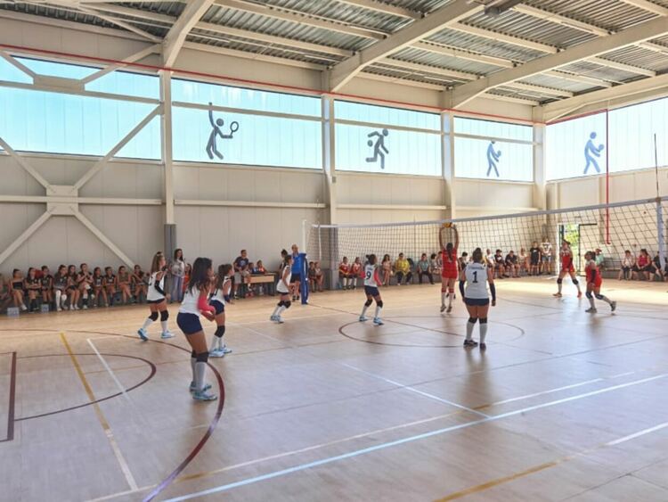 Заместник-кметът Петров откри официално новата спортна зала в Тополово (снимки)