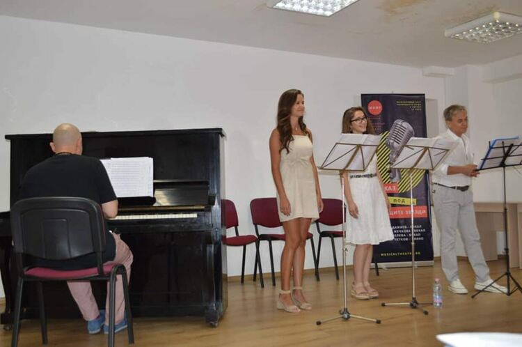 Джаз звуча на живо под звездите на Момчиловци