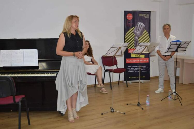 Джаз звуча на живо под звездите на Момчиловци