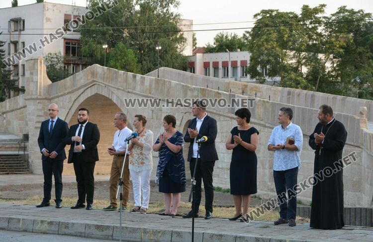 Официално откриха възстановения Гърбав мост в Харманли