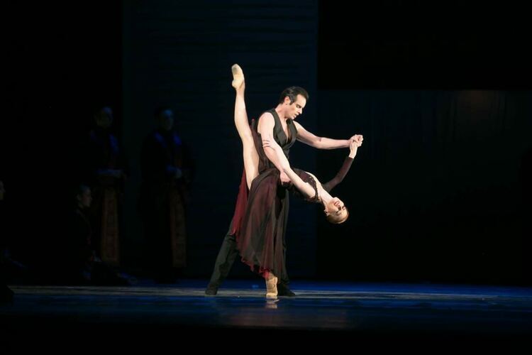 Звездите на Софийска опера и балет греят на димитровградска сцена