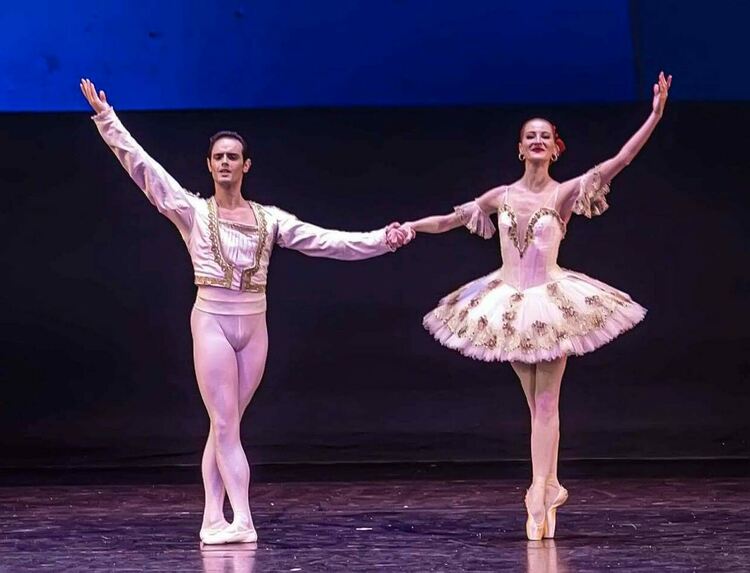 Звездите на Софийска опера и балет греят на димитровградска сцена