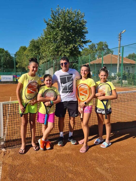 Хасковските тенисистки на крачка от медал на Държавното отборно за девойки до 14 г.