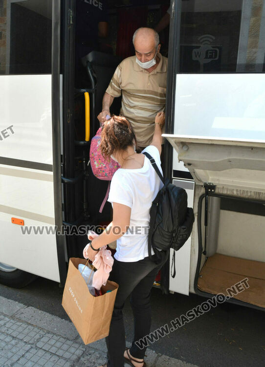 Още един автобус тарашиха за цигари пред полицията в Хасково