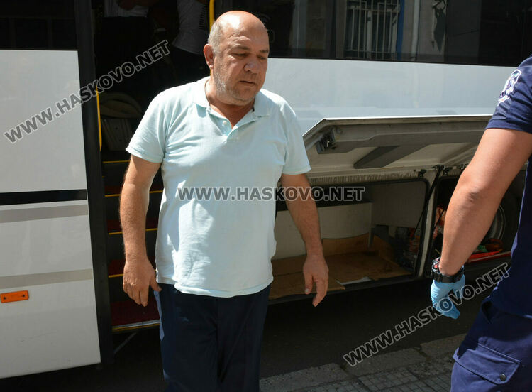 Още един автобус тарашиха за цигари пред полицията в Хасково