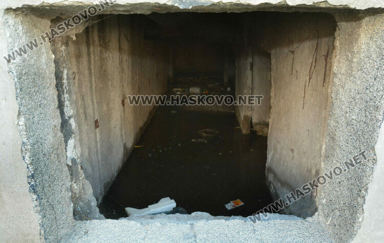 Воня от наводнени мазета и запушена канализация усмърдя част от &bdquo;Орфей&ldquo;