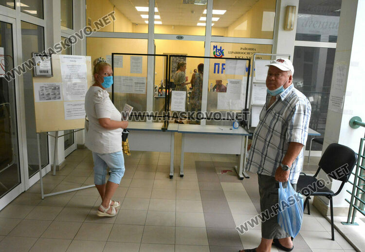 Жалват се от мръсотия, воня и котки в помещение в комплекс &bdquo;21 век&ldquo;