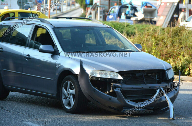 Мазда и Нисан се разбиха на Кърджалийска 