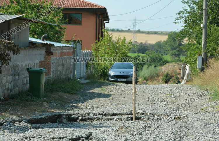 Нови пропадания по канализацията в „Болярово“
