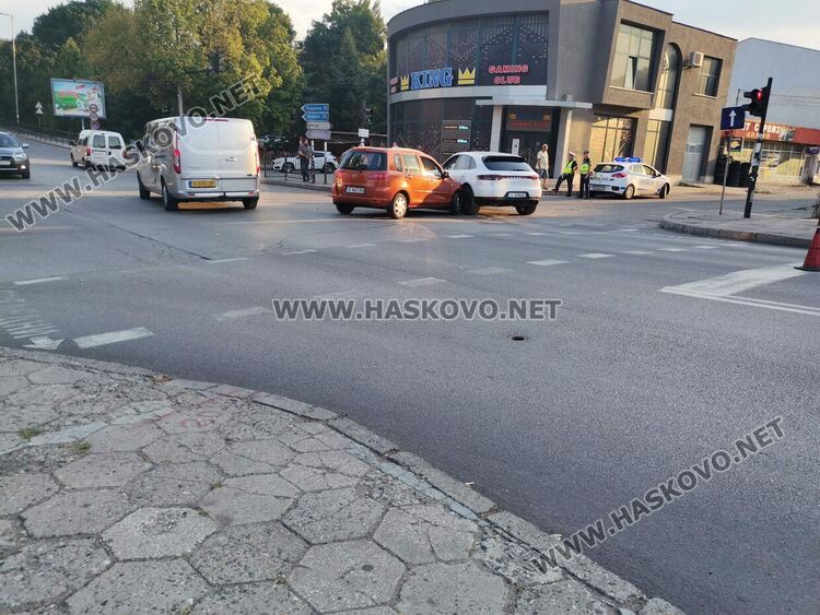 Порше и Мазда катастрофираха на Кърджалийска