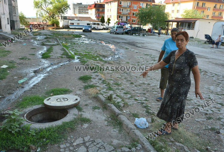 Воня от наводнени мазета и запушена канализация усмърдя част от &bdquo;Орфей&ldquo;
