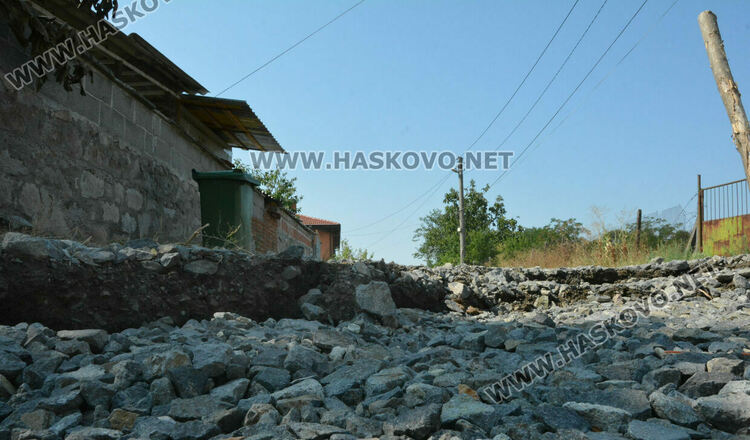 Нови пропадания по канализацията в „Болярово“