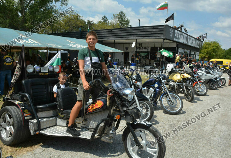 400 мотористи от цялата страна в Хасково за откриването на клуб &bdquo;Haskovo Riders&ldquo;