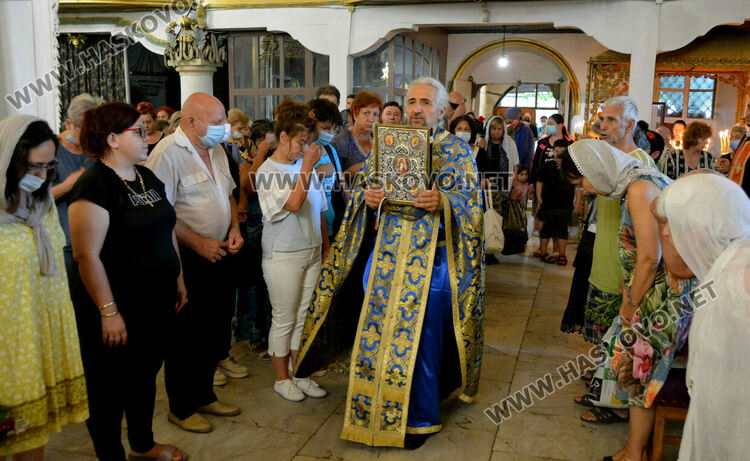 Християните отбелязват Успение на Пресвета Богородица